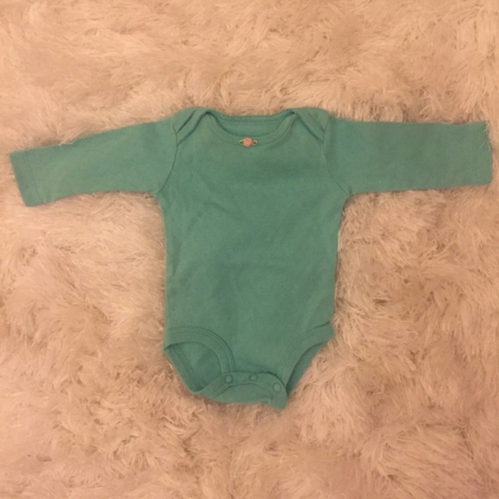 Carter’s long sleeved onesie 3 month
